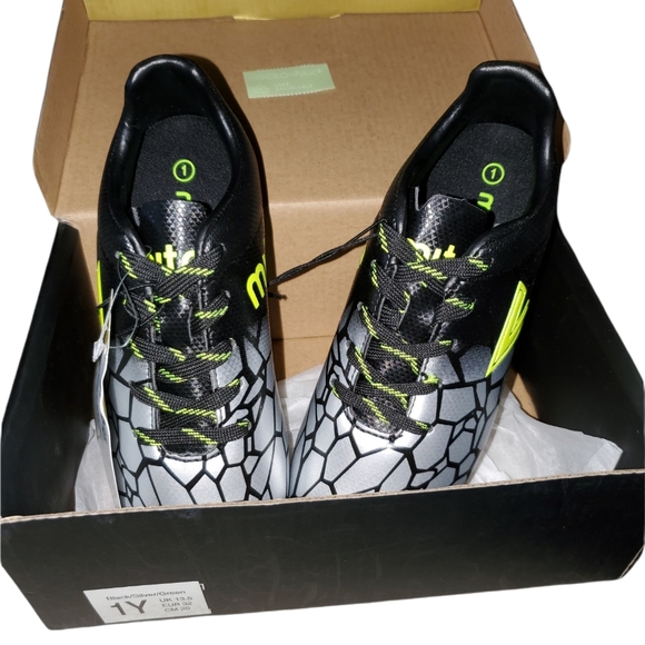 NEW Mitre Youth Soccer Cleat - Picture 2 of 5